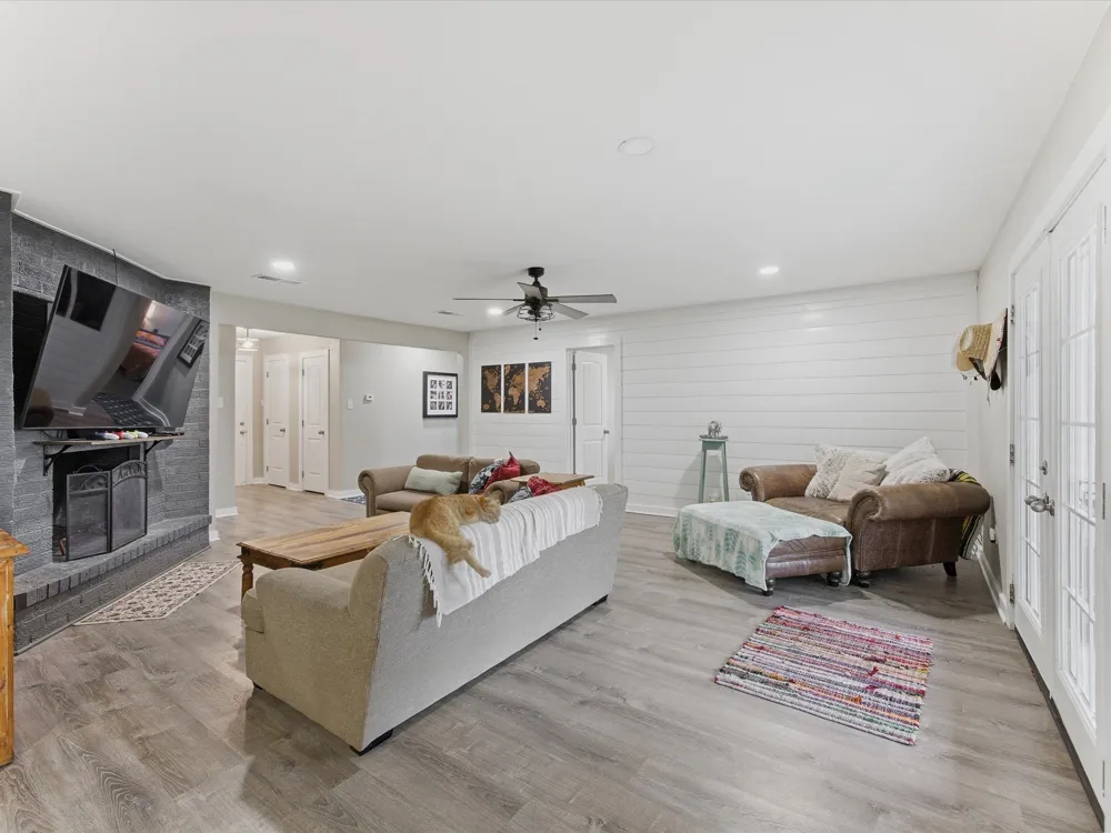 15720 W Highway 22 Blooming Grove, TX 76626