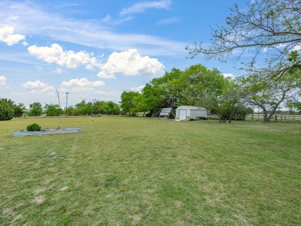 15720 W Highway 22 Blooming Grove, TX 76626