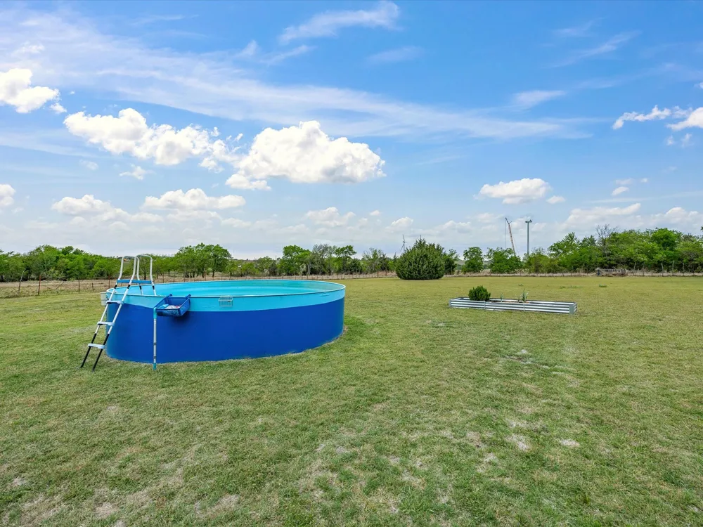 15720 W Highway 22 Blooming Grove, TX 76626