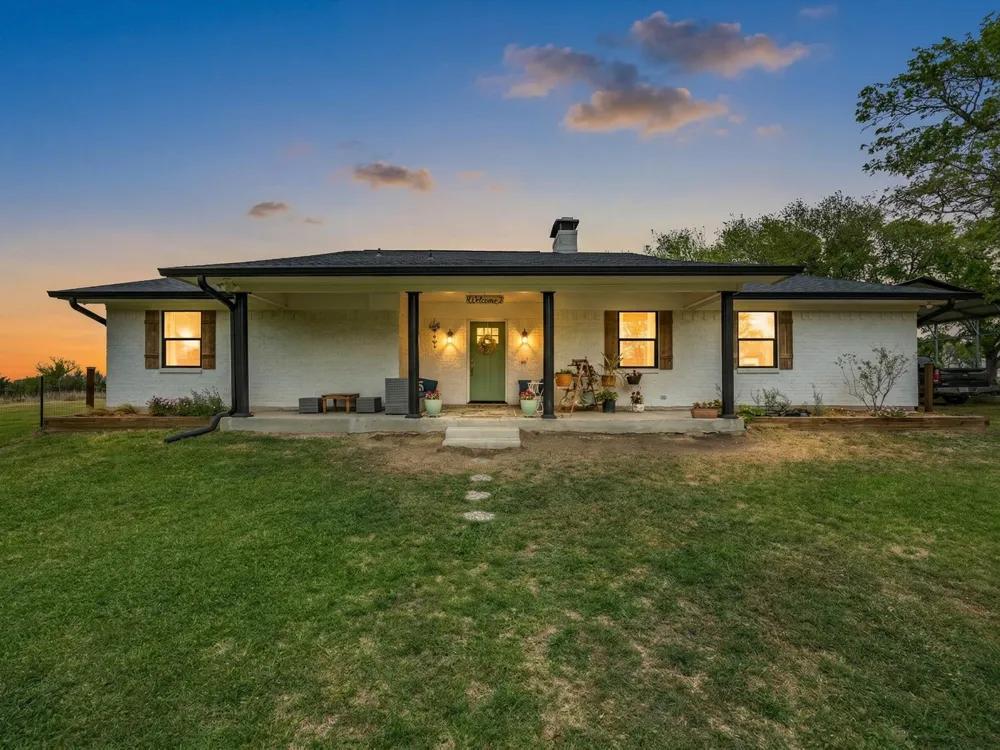 15720 W Highway 22 Blooming Grove, TX 76626