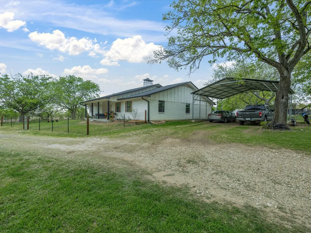 15720 W Highway 22 Blooming Grove, TX 76626