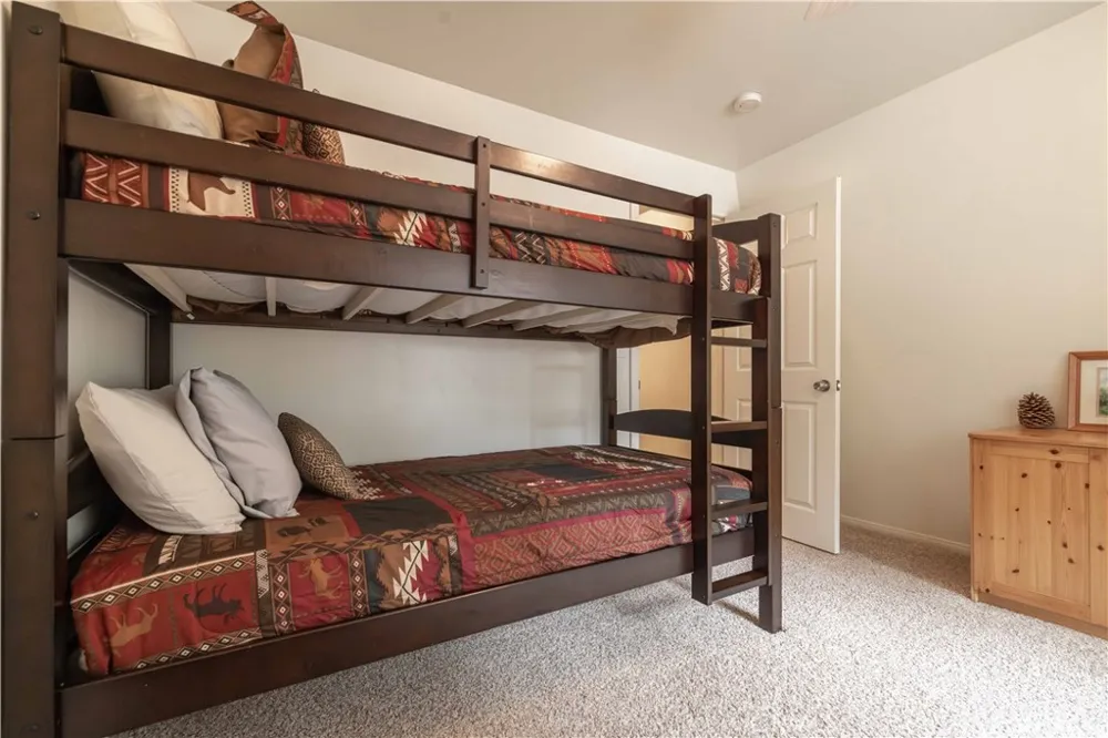 143 Santa Barbara Sugarloaf, CA 92386