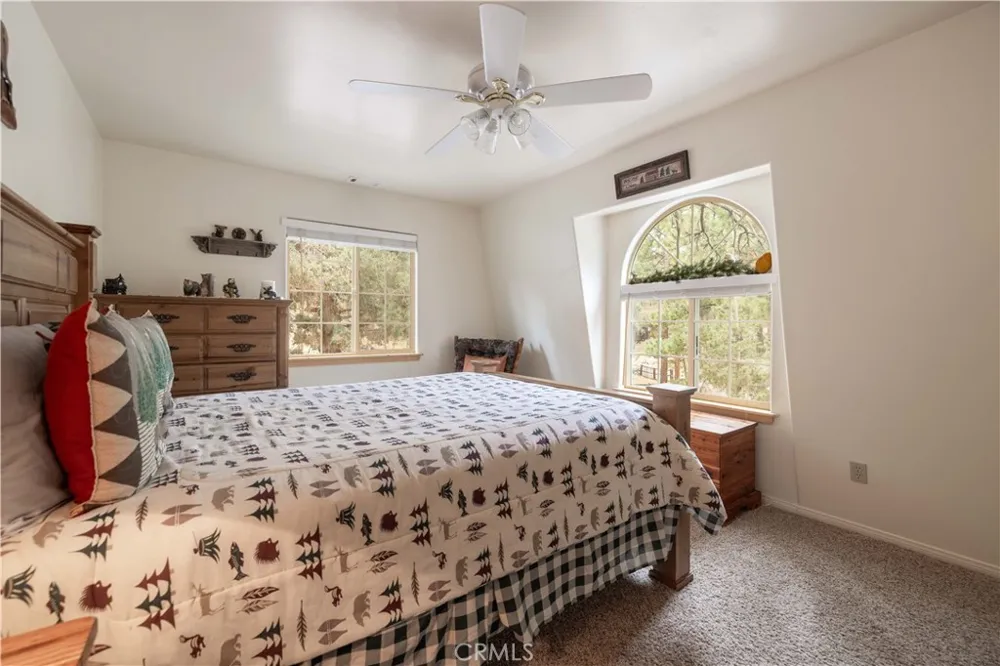 143 Santa Barbara Sugarloaf, CA 92386