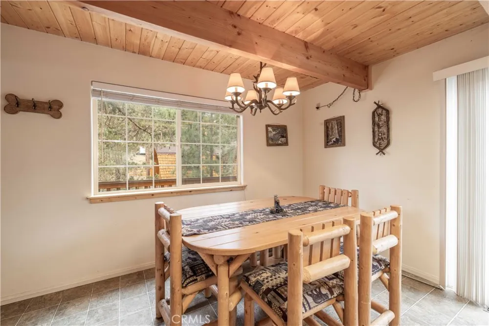 143 Santa Barbara Sugarloaf, CA 92386