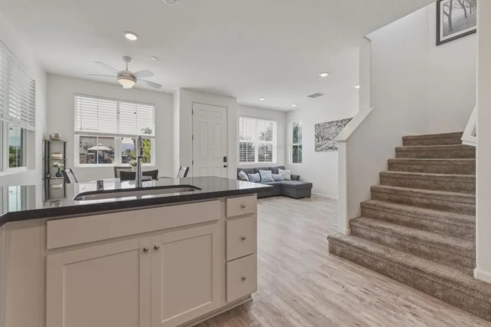 1180 Julia Circle Hollister, CA 95023