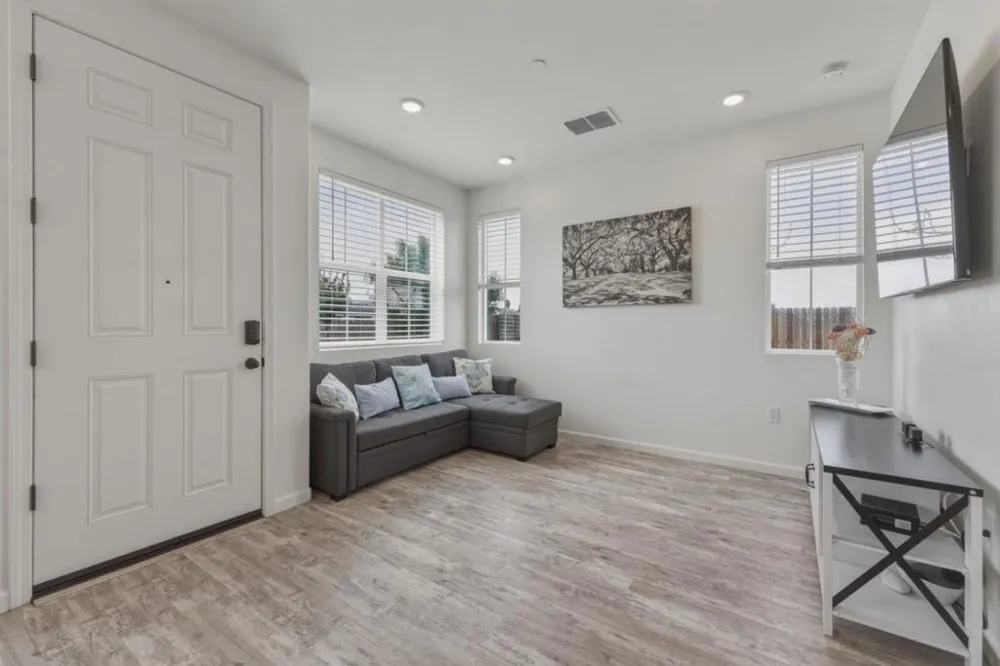 1180 Julia Circle Hollister, CA 95023