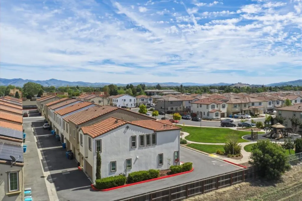 1180 Julia Circle Hollister, CA 95023