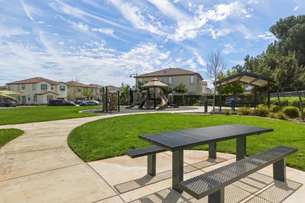 1180 Julia Circle Hollister, CA 95023