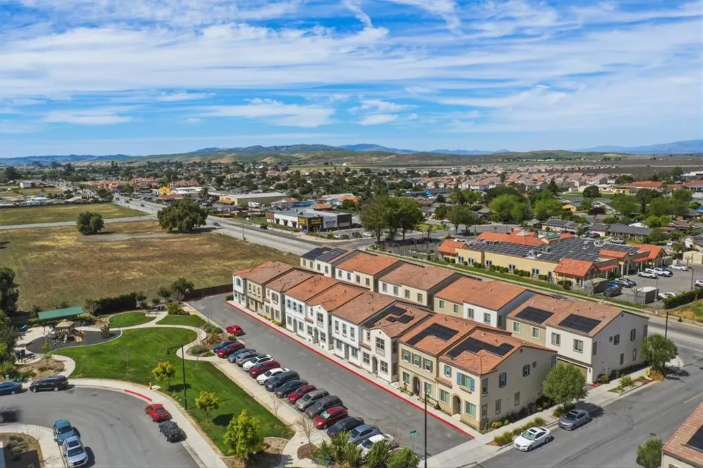 1180 Julia Circle Hollister, CA 95023