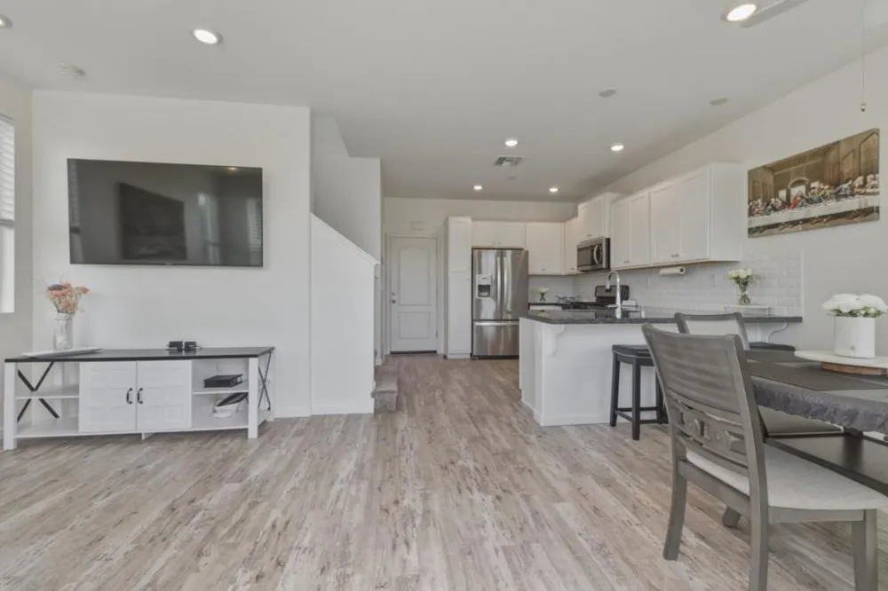1180 Julia Circle Hollister, CA 95023