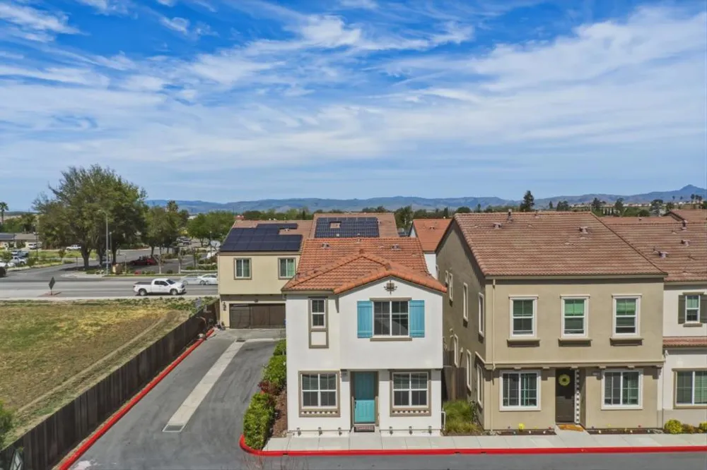 1180 Julia Circle Hollister, CA 95023