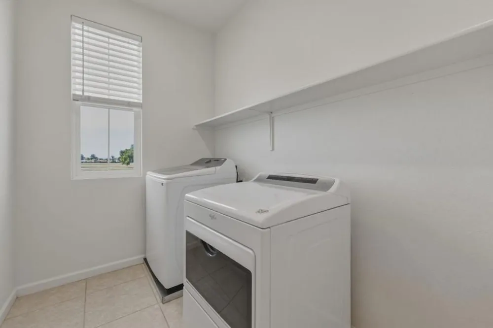 1180 Julia Circle Hollister, CA 95023
