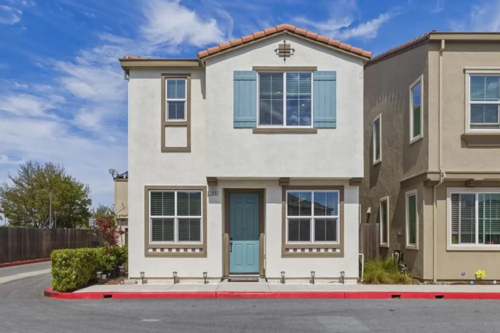 1180 Julia Circle Hollister, CA 95023