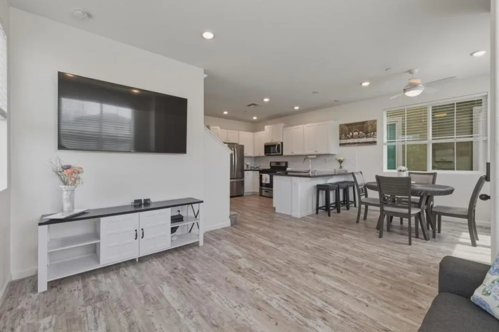 1180 Julia Circle Hollister, CA 95023