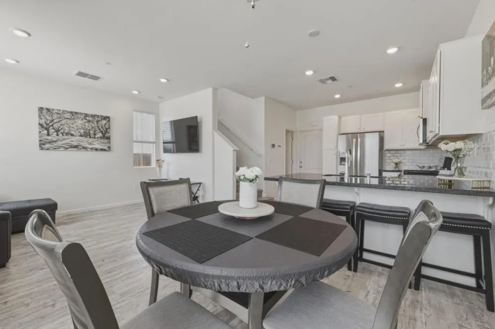 1180 Julia Circle Hollister, CA 95023
