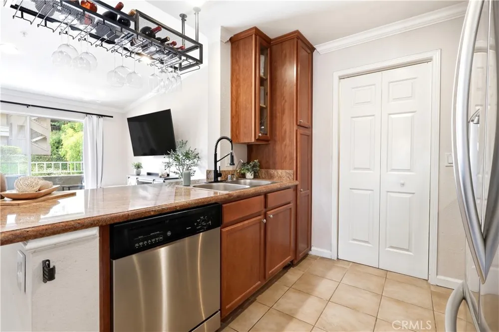1980 Las Colinas Circle #308 Corona, CA 92879