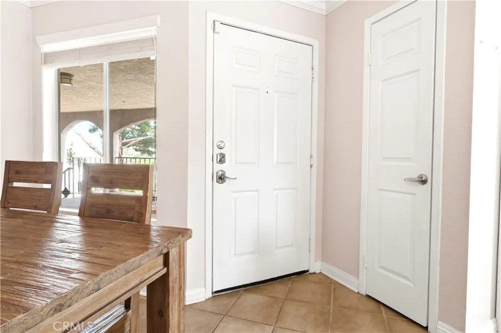 1980 Las Colinas Circle #308 Corona, CA 92879