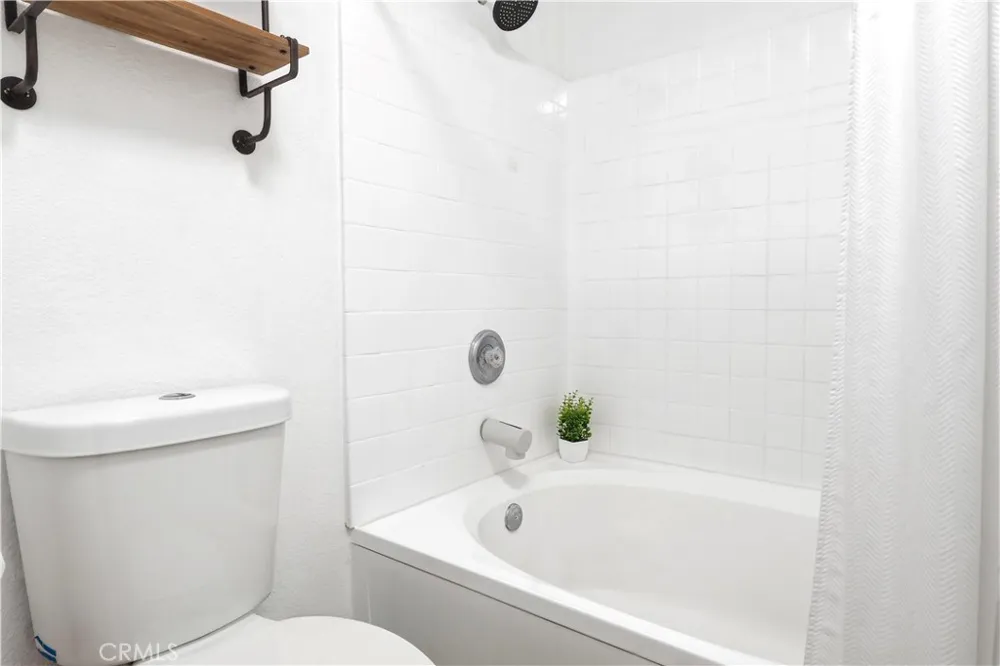 1980 Las Colinas Circle #308 Corona, CA 92879