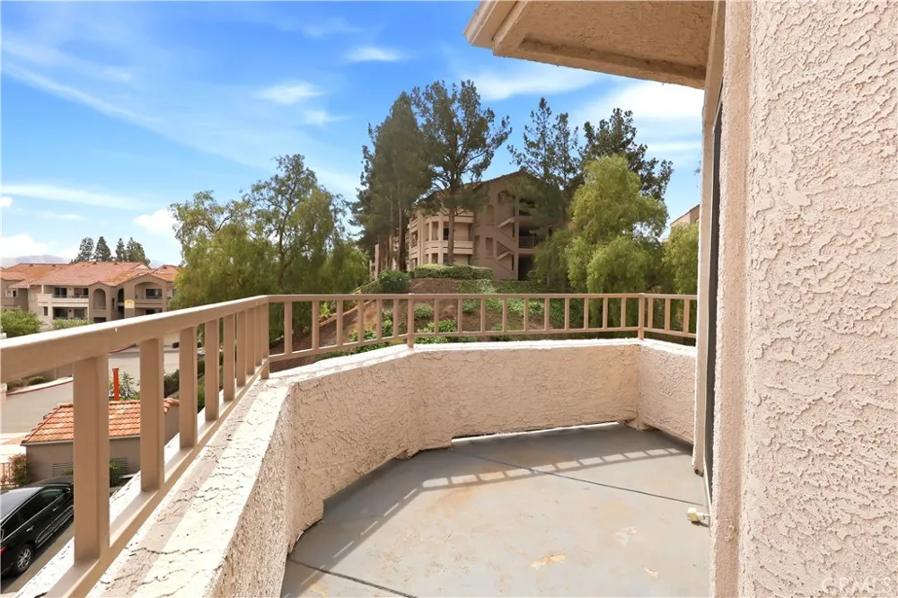 1980 Las Colinas Circle #308 Corona, CA 92879