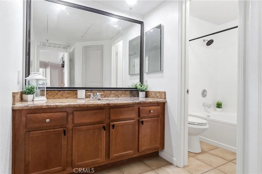 1980 Las Colinas Circle #308 Corona, CA 92879