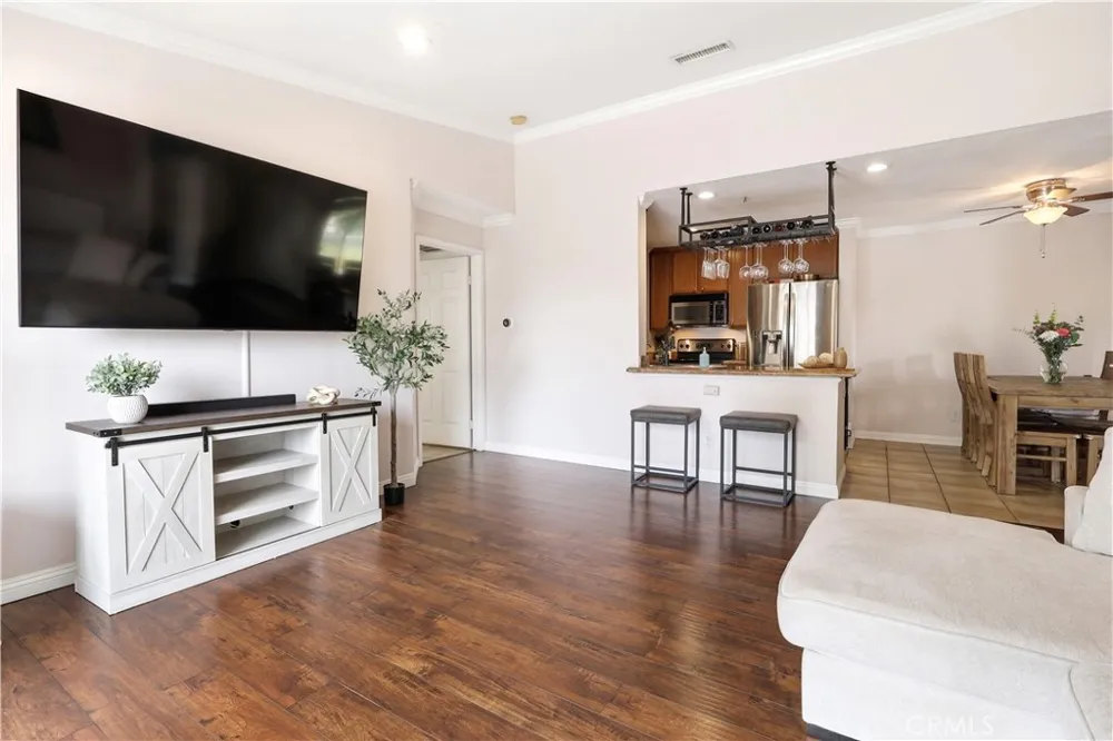 1980 Las Colinas Circle #308 Corona, CA 92879