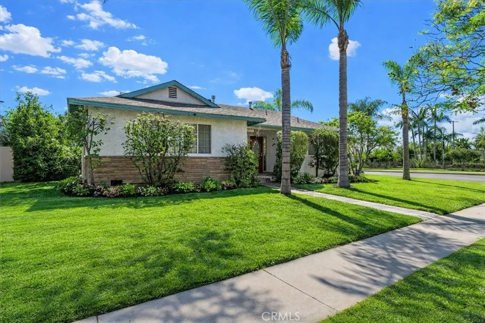 9370 Dorrington Arleta, CA 91331