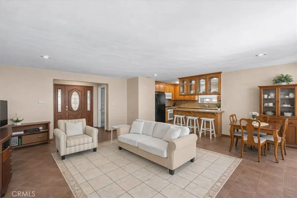 9370 Dorrington Arleta, CA 91331
