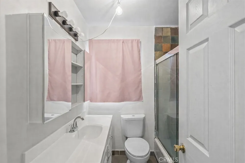 9370 Dorrington Arleta, CA 91331