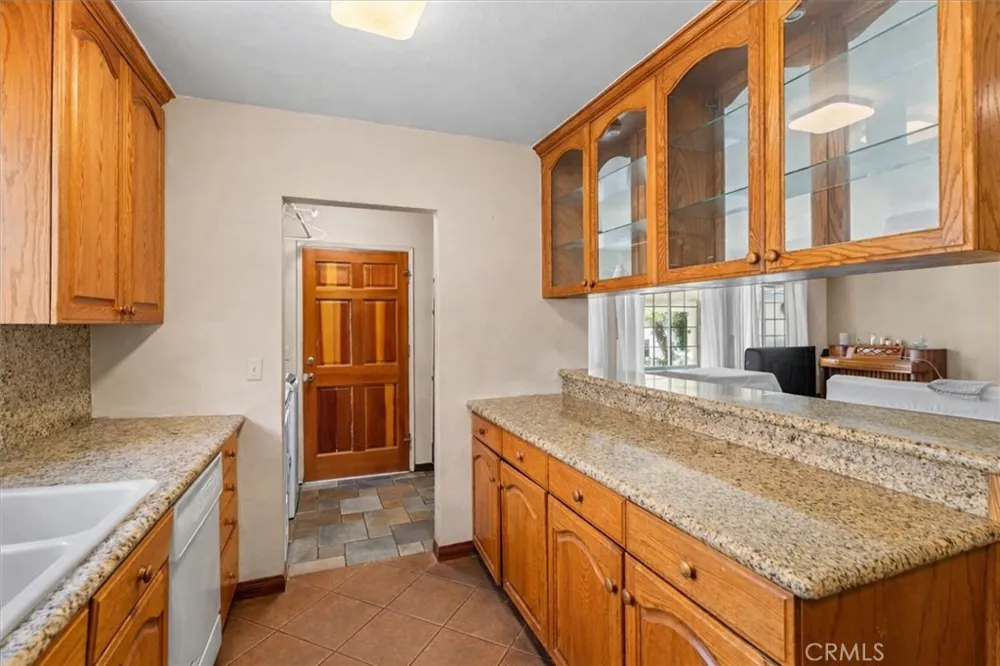 9370 Dorrington Arleta, CA 91331