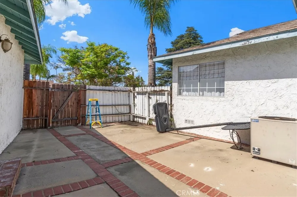 9370 Dorrington Arleta, CA 91331