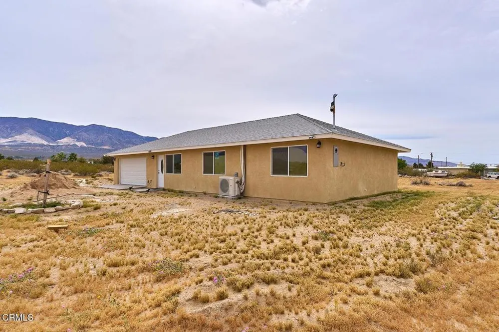9210 Cherokee Trail Lucerne Valley, CA 92356