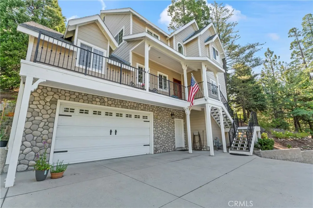 197 Massive Road Lake Arrowhead, CA 92317