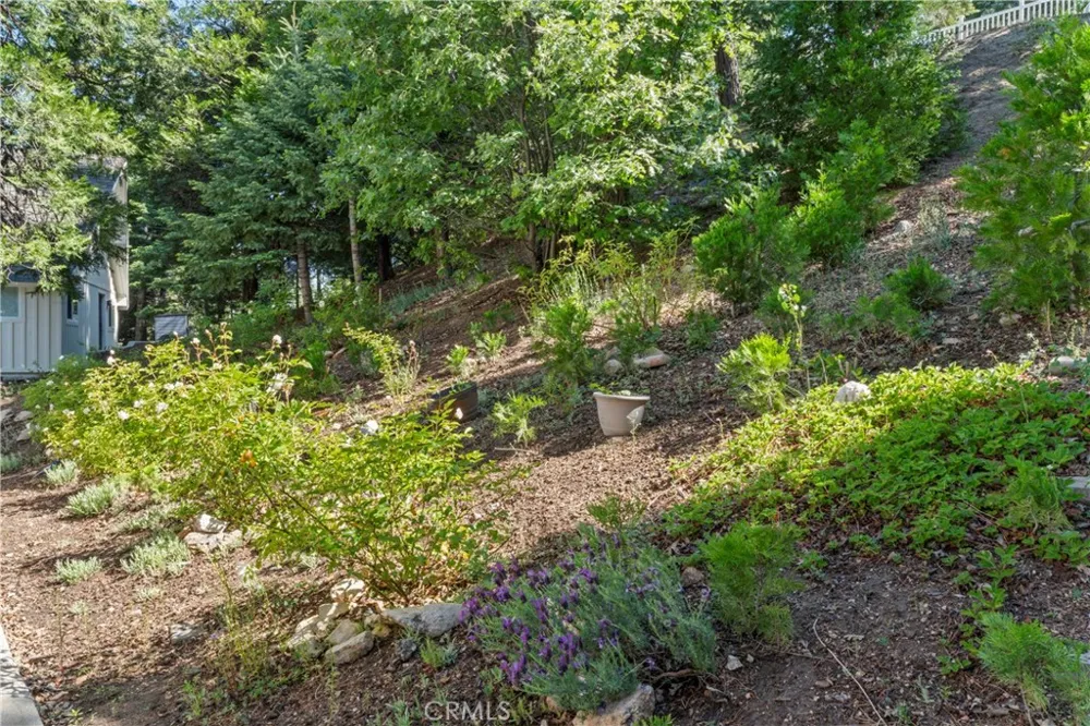 197 Massive Road Lake Arrowhead, CA 92317