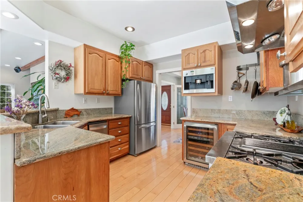 197 Massive Road Lake Arrowhead, CA 92317