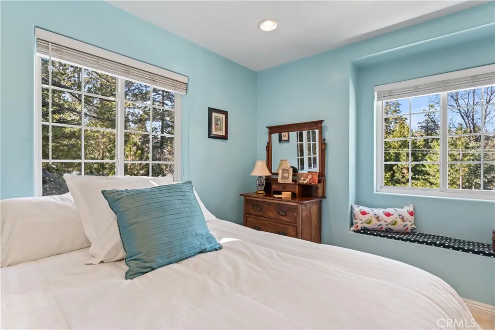 197 Massive Road Lake Arrowhead, CA 92317