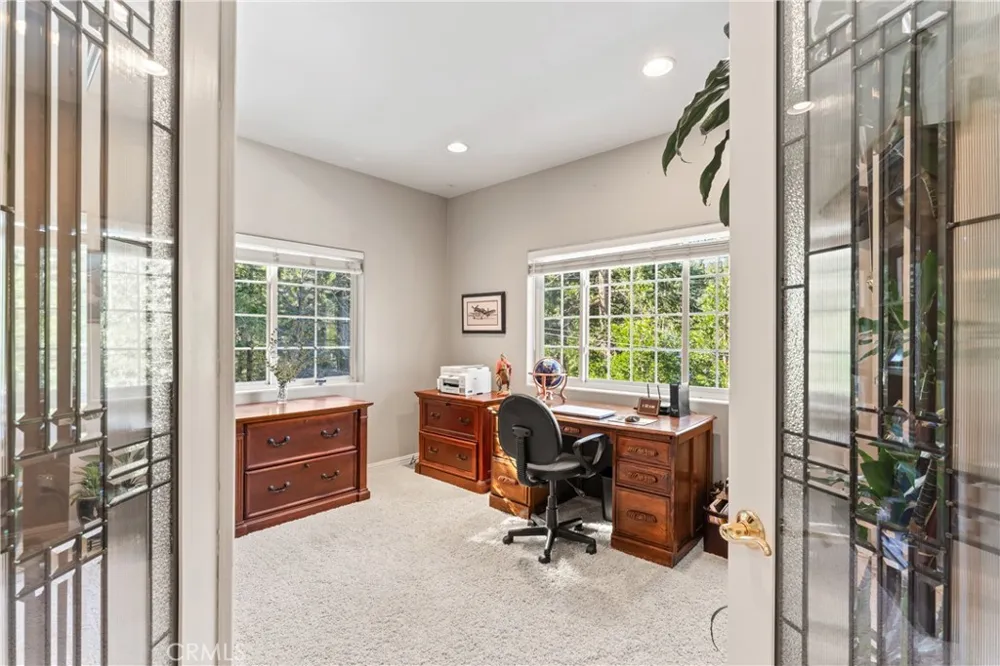 197 Massive Road Lake Arrowhead, CA 92317