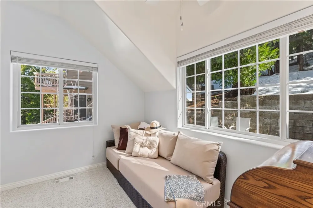 197 Massive Road Lake Arrowhead, CA 92317