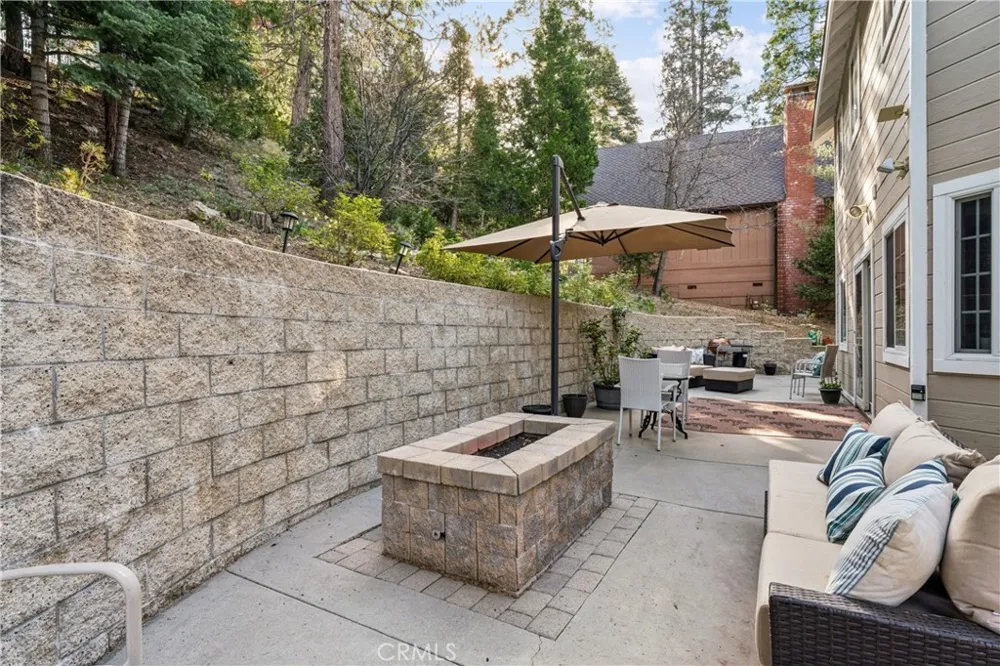 197 Massive Road Lake Arrowhead, CA 92317