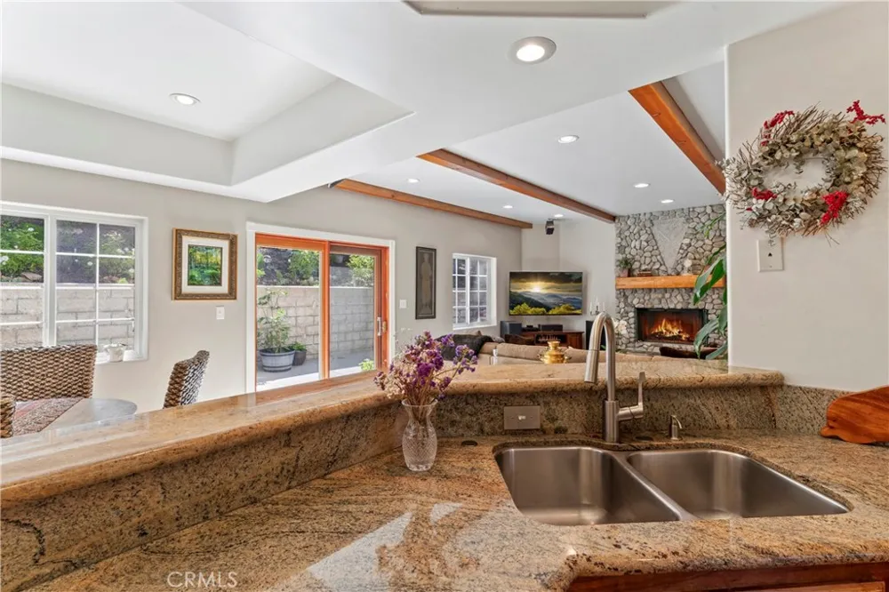 197 Massive Road Lake Arrowhead, CA 92317