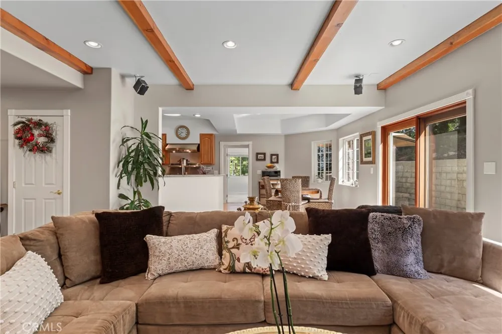 197 Massive Road Lake Arrowhead, CA 92317