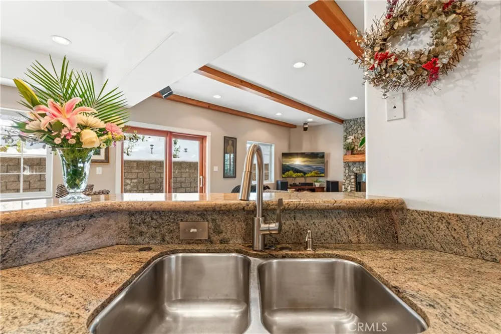 197 Massive Road Lake Arrowhead, CA 92317