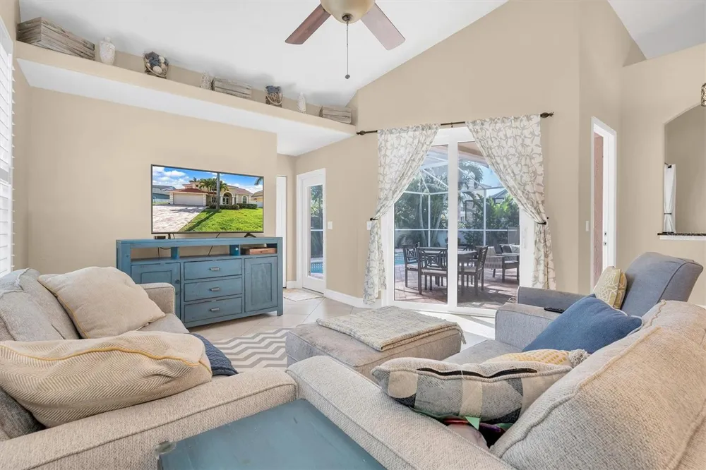 906 LANDMARK CIRCLE S Tierra Verde, FL 33715