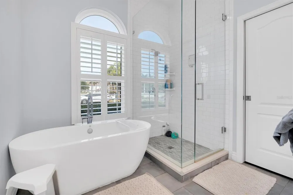 906 LANDMARK CIRCLE S Tierra Verde, FL 33715