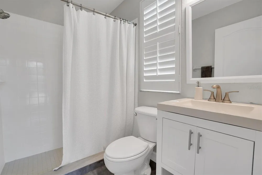 906 LANDMARK CIRCLE S Tierra Verde, FL 33715