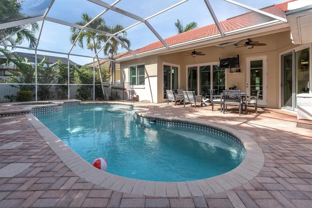 906 LANDMARK CIRCLE S Tierra Verde, FL 33715