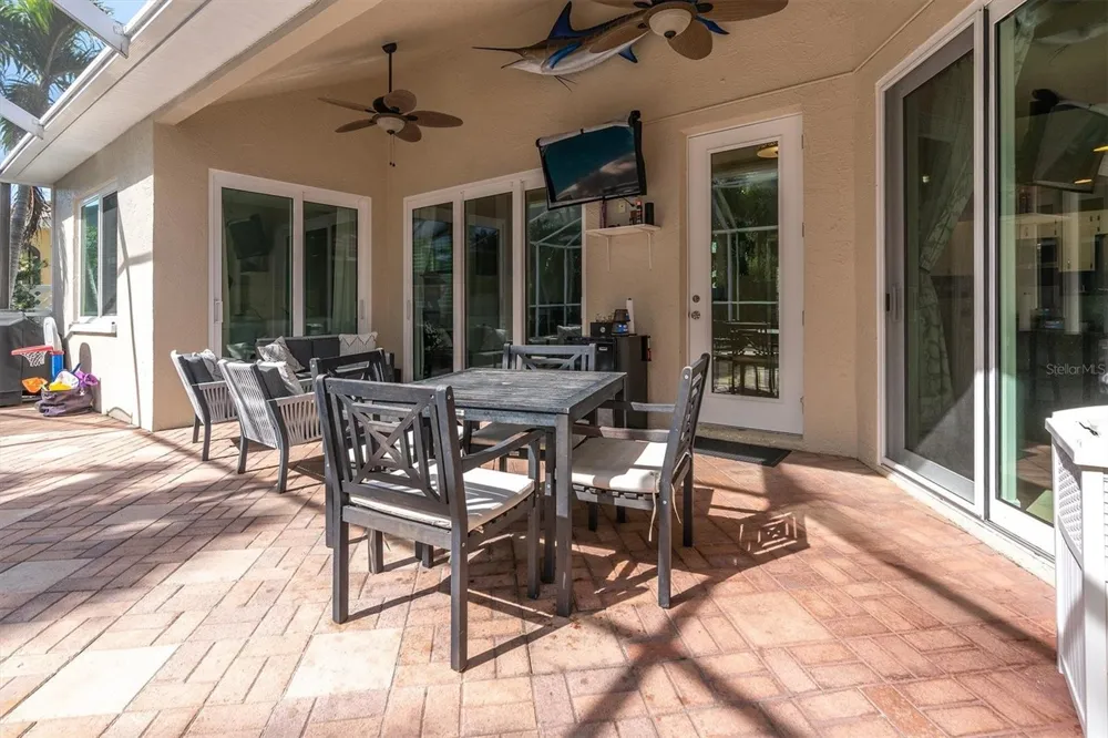 906 LANDMARK CIRCLE S Tierra Verde, FL 33715