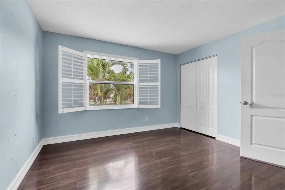 906 LANDMARK CIRCLE S Tierra Verde, FL 33715