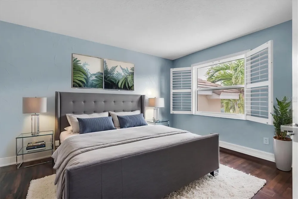 906 LANDMARK CIRCLE S Tierra Verde, FL 33715