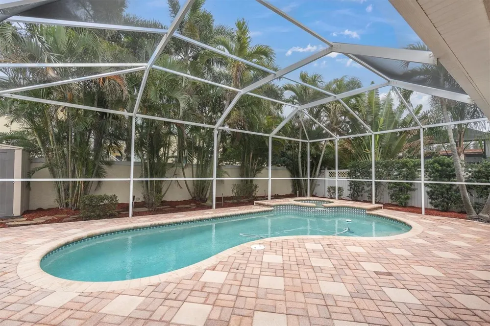 906 LANDMARK CIRCLE S Tierra Verde, FL 33715