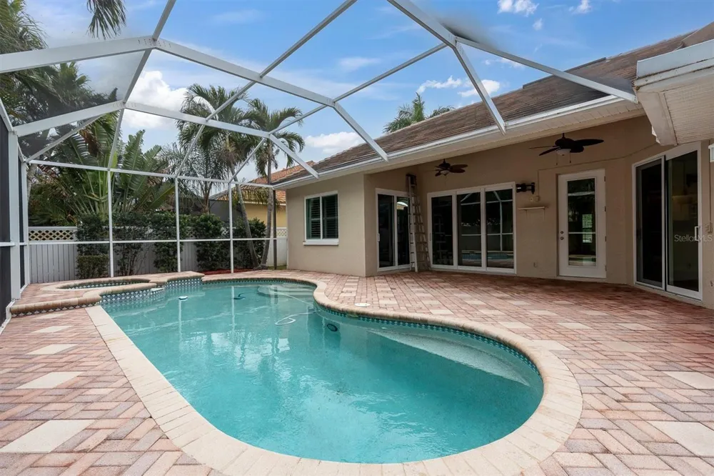 906 LANDMARK CIRCLE S Tierra Verde, FL 33715